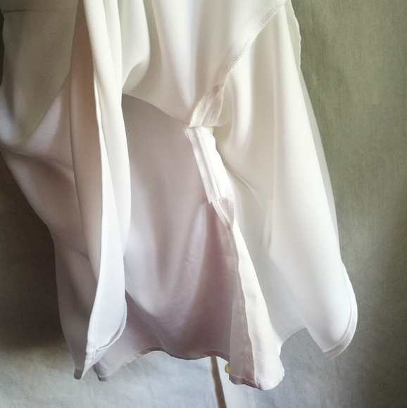 0 MARCIANO White Dress with Gold Chain Neckline - Picture 7 of 10